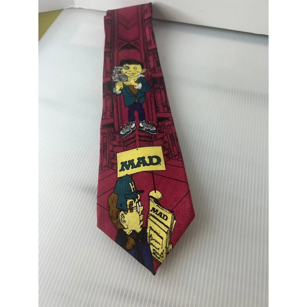 Vintage 1992 MAD Magazine Alfred E Neuman‎ Silk Tie Red Burgundy Camera NWT 90s